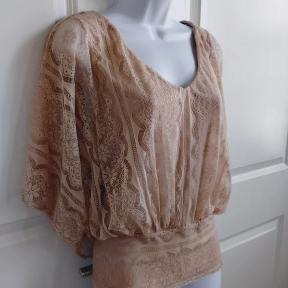 Cream Lace Batwing Top - Picture 3 of 6